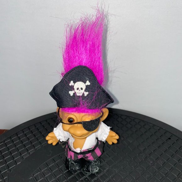 Russ Doll Magenta Pink Hair One Brown Eye Pirate - Picture 3 of 7